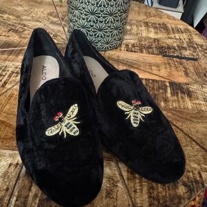 Aldo Black Velvet shoes with jeweled Bee  size 7.5